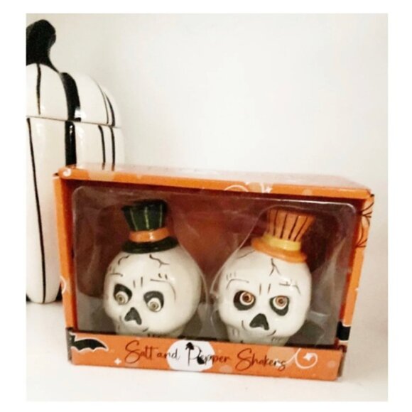 NEW Transpac Little Village by Shelly Comiskey Skeleton Salt &  Pepper Shakers - Picture 2 of 2